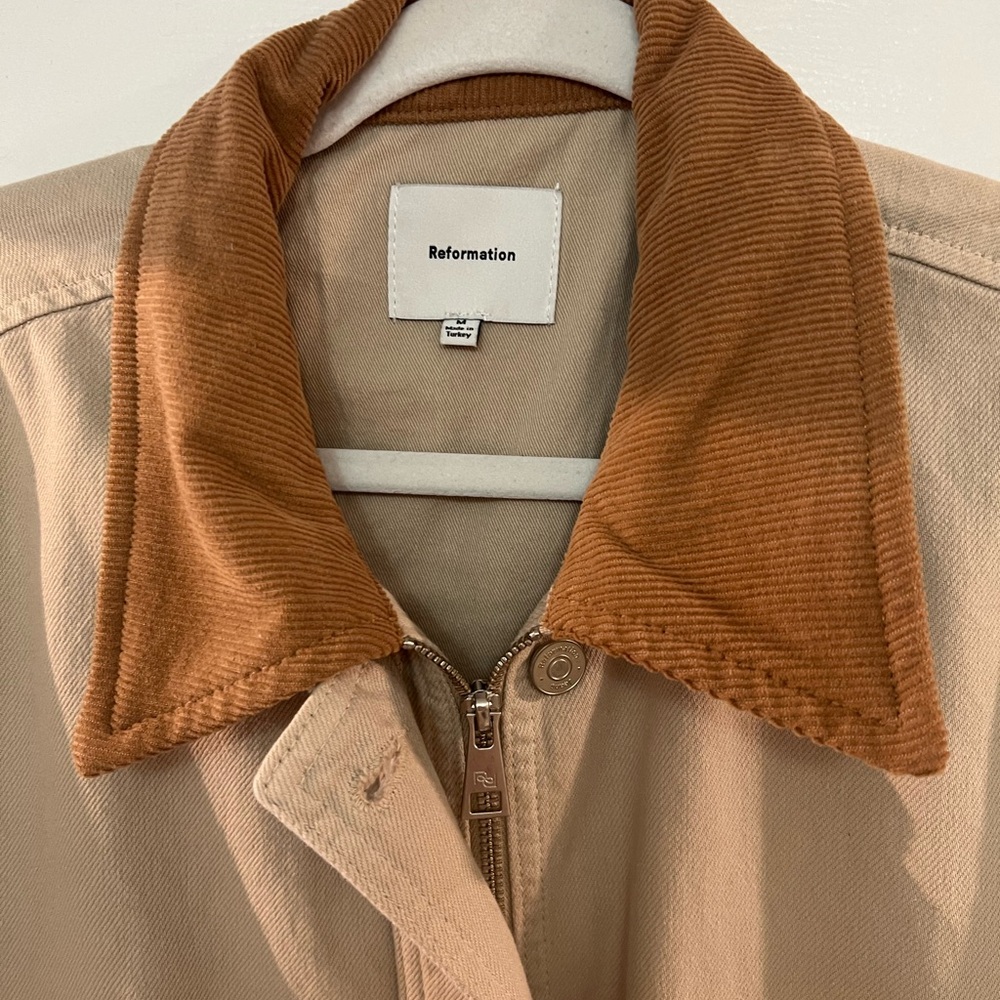 Reformation Archer Beige Denim Utility Jacket With Brown Collar View 4